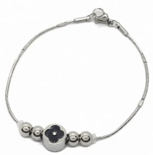 Pulsera de acero quirurgico eslabon cola de raton con bolitas y dije trebol negro 19cm
